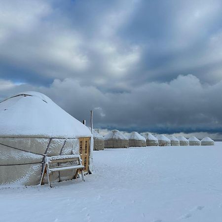 Yurt Camp Ali-Nur At Lake Song-Kol Юрточный Лагерь Али-Нур Озеро Сон-Куль Сон-Куль Кыргызстан Нарын Kyrgyzstan Naryn Kültér fotó