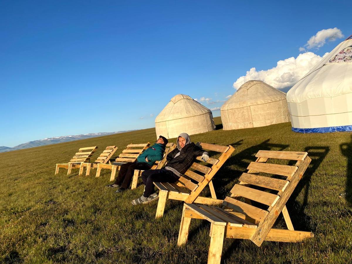 Yurt Camp Ali-Nur At Lake Song-Kol Юрточный Лагерь Али-Нур Озеро Сон-Куль Сон-Куль Кыргызстан Нарын Kyrgyzstan Naryn Kültér fotó