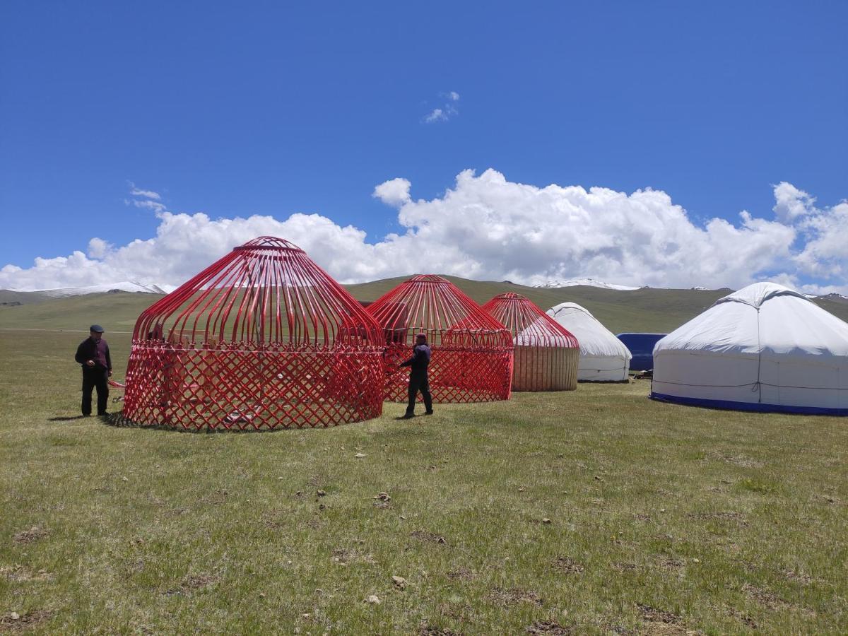 Yurt Camp Ali-Nur At Lake Song-Kol Юрточный Лагерь Али-Нур Озеро Сон-Куль Сон-Куль Кыргызстан Нарын Kyrgyzstan Naryn Kültér fotó