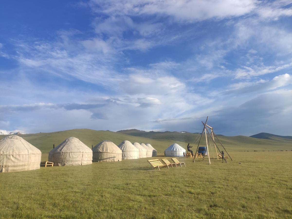 Yurt Camp Ali-Nur At Lake Song-Kol Юрточный Лагерь Али-Нур Озеро Сон-Куль Сон-Куль Кыргызстан Нарын Kyrgyzstan Naryn Kültér fotó