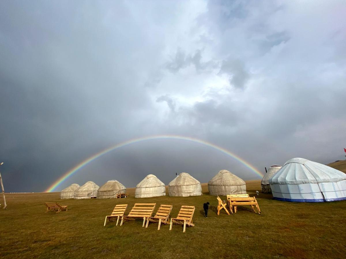 Yurt Camp Ali-Nur At Lake Song-Kol Юрточный Лагерь Али-Нур Озеро Сон-Куль Сон-Куль Кыргызстан Нарын Kyrgyzstan Naryn Kültér fotó