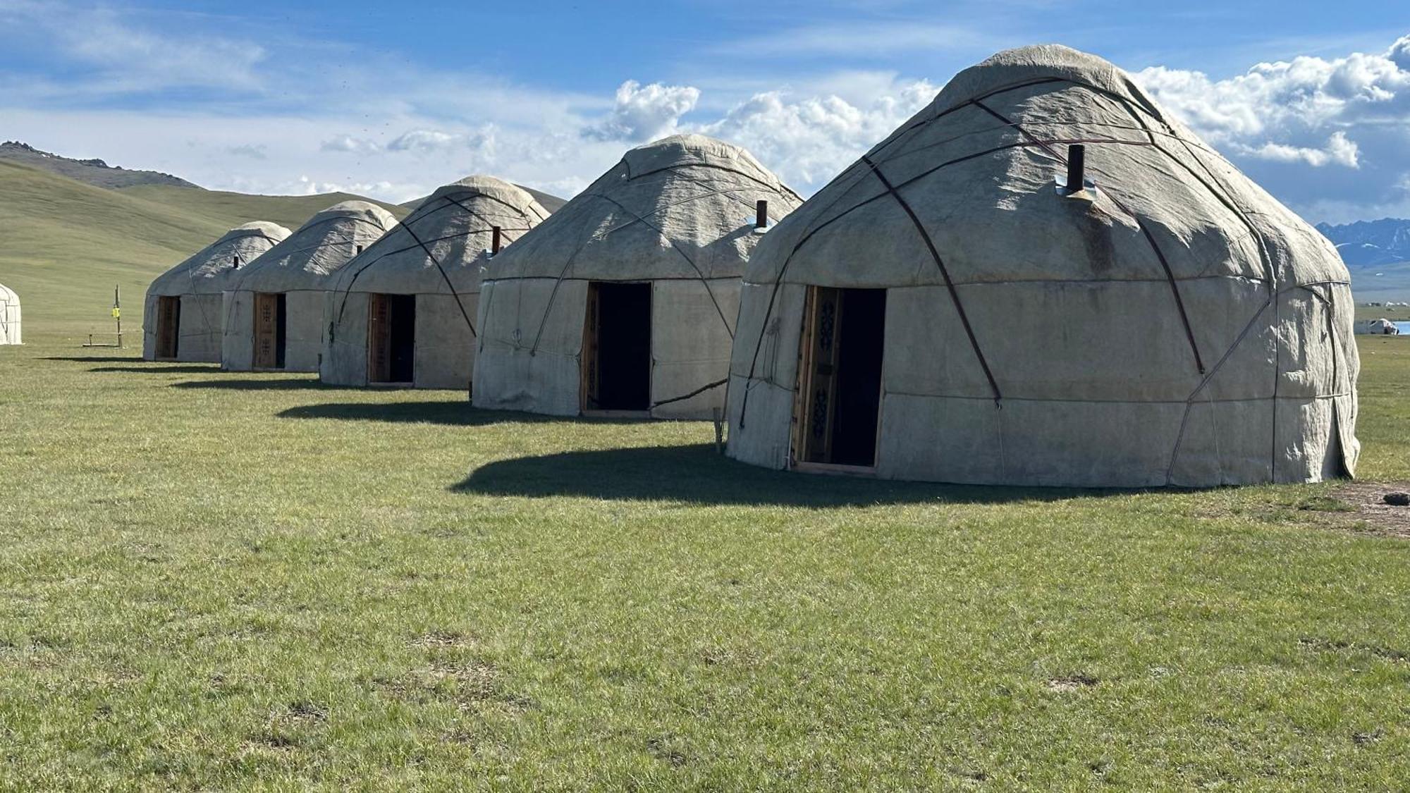 Yurt Camp Ali-Nur At Lake Song-Kol Юрточный Лагерь Али-Нур Озеро Сон-Куль Сон-Куль Кыргызстан Нарын Kyrgyzstan Naryn Kültér fotó