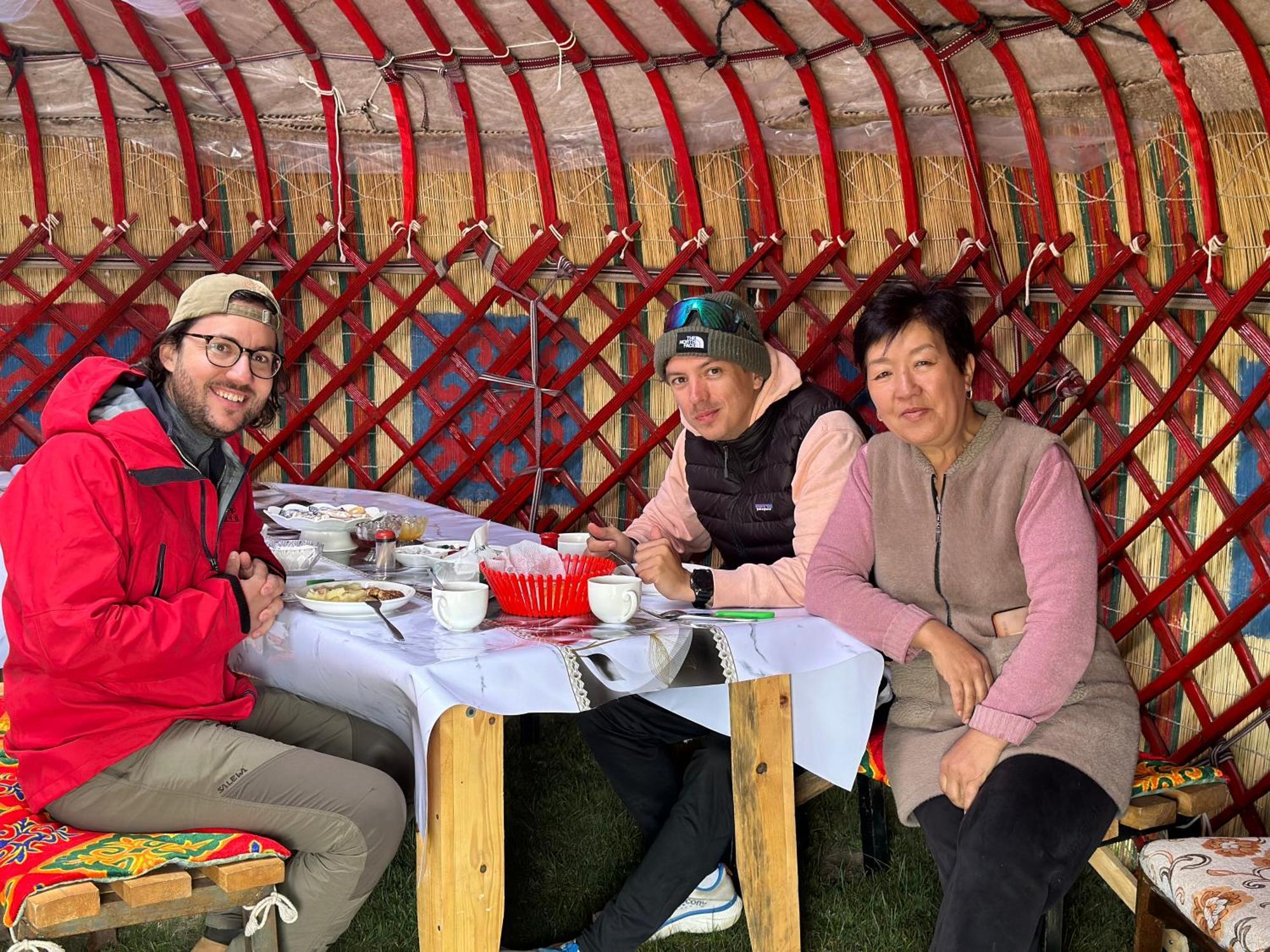 Yurt Camp Ali-Nur At Lake Song-Kol Юрточный Лагерь Али-Нур Озеро Сон-Куль Сон-Куль Кыргызстан Нарын Kyrgyzstan Naryn Kültér fotó
