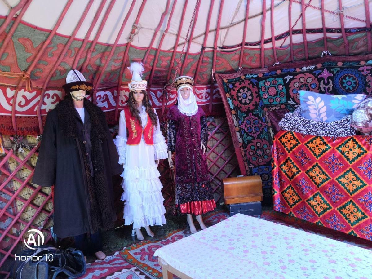 Yurt Camp Ali-Nur At Lake Song-Kol Юрточный Лагерь Али-Нур Озеро Сон-Куль Сон-Куль Кыргызстан Нарын Kyrgyzstan Naryn Kültér fotó