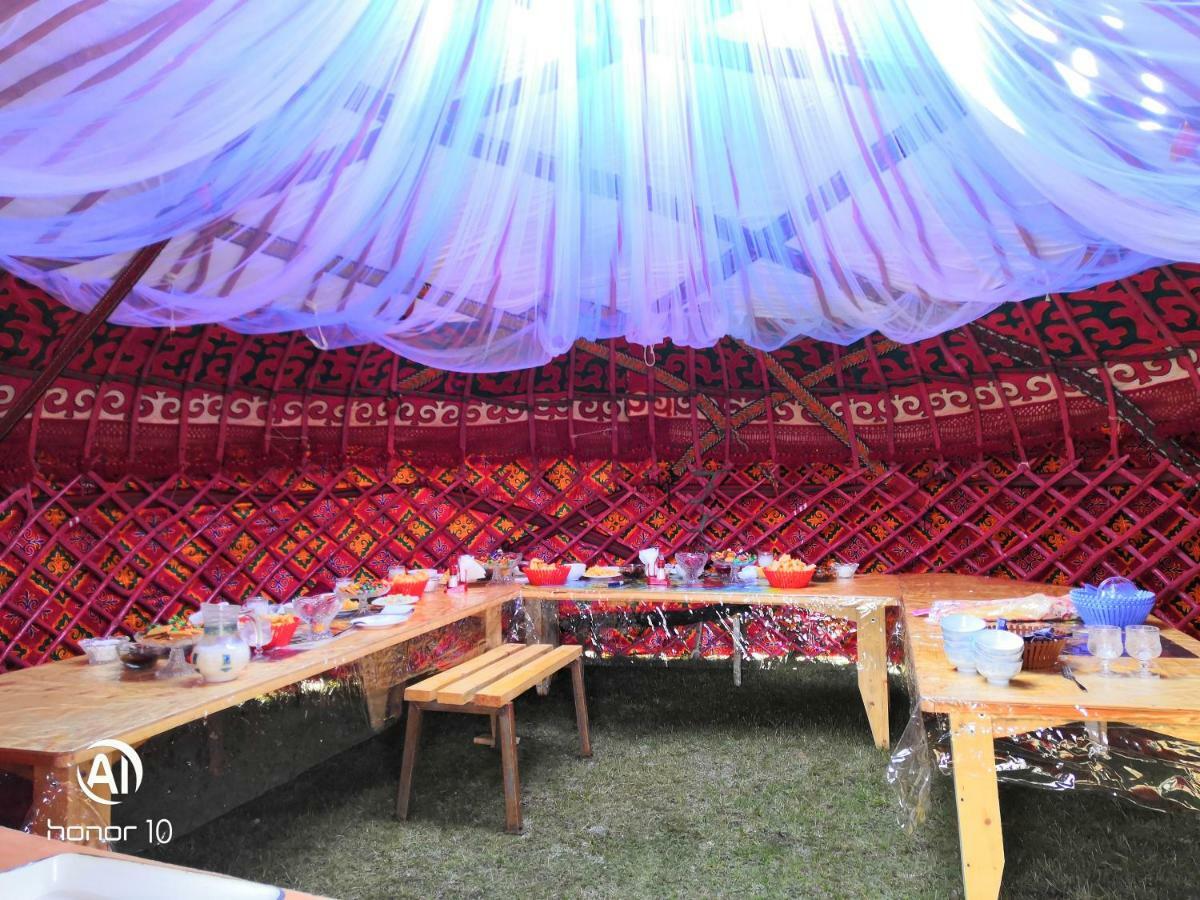 Yurt Camp Ali-Nur At Lake Song-Kol Юрточный Лагерь Али-Нур Озеро Сон-Куль Сон-Куль Кыргызстан Нарын Kyrgyzstan Naryn Kültér fotó