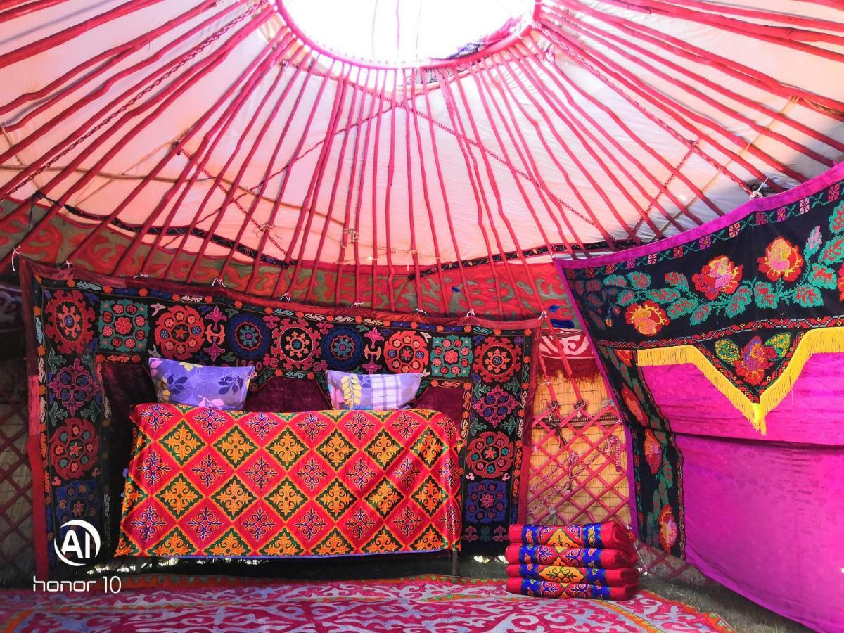 Yurt Camp Ali-Nur At Lake Song-Kol Юрточный Лагерь Али-Нур Озеро Сон-Куль Сон-Куль Кыргызстан Нарын Kyrgyzstan Naryn Kültér fotó