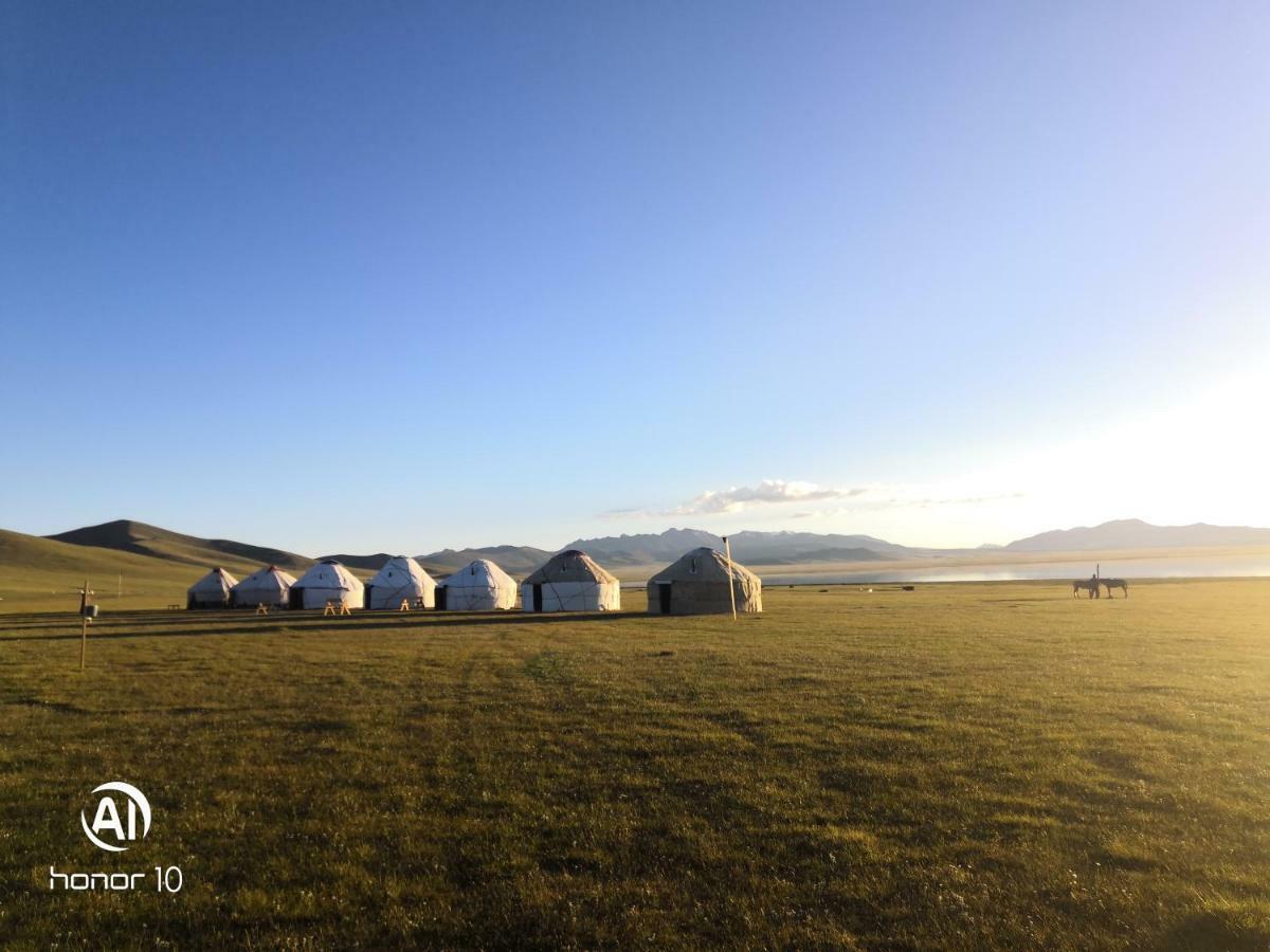 Yurt Camp Ali-Nur At Lake Song-Kol Юрточный Лагерь Али-Нур Озеро Сон-Куль Сон-Куль Кыргызстан Нарын Kyrgyzstan Naryn Kültér fotó
