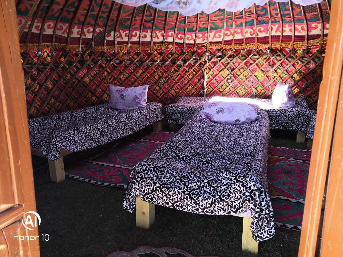 Yurt Camp Ali-Nur At Lake Song-Kol Юрточный Лагерь Али-Нур Озеро Сон-Куль Сон-Куль Кыргызстан Нарын Kyrgyzstan Naryn Kültér fotó