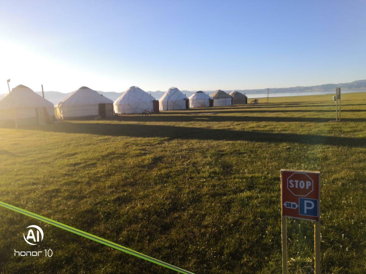 Yurt Camp Ali-Nur At Lake Song-Kol Юрточный Лагерь Али-Нур Озеро Сон-Куль Сон-Куль Кыргызстан Нарын Kyrgyzstan Naryn Kültér fotó