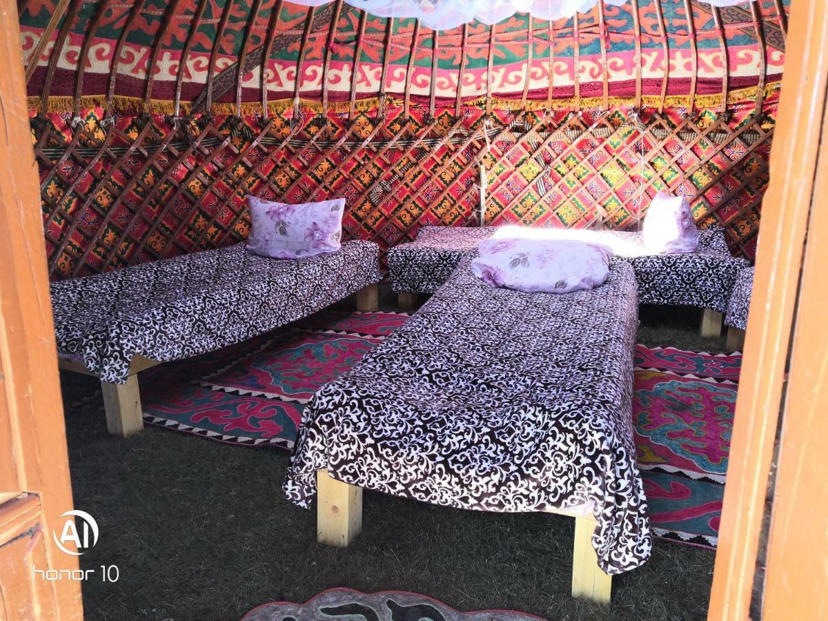 Yurt Camp Ali-Nur At Lake Song-Kol Юрточный Лагерь Али-Нур Озеро Сон-Куль Сон-Куль Кыргызстан Нарын Kyrgyzstan Naryn Kültér fotó